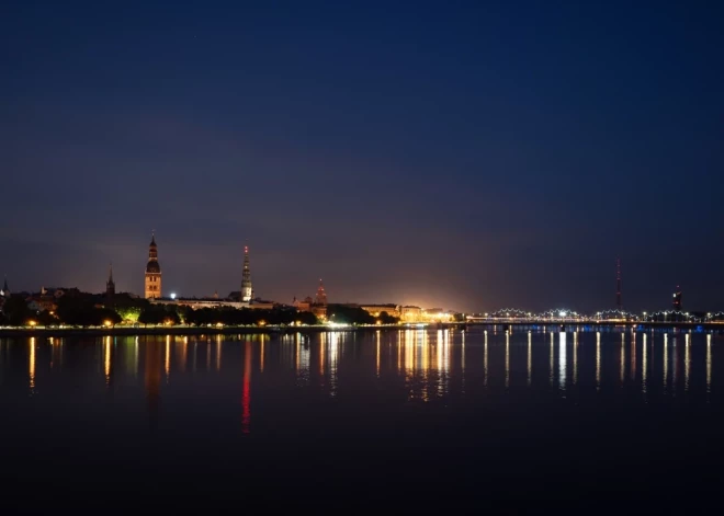 Сколько еще терпеть эту тьму? Названа дата, когда в Латвии начнет прибывать световой день