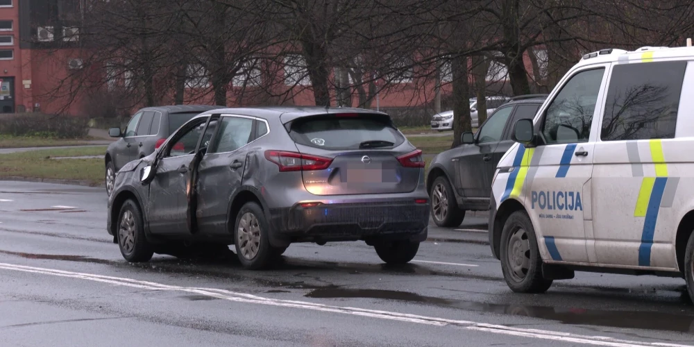 Машину женщины завести не удалось, ее пришлось увозить эвакуатором.