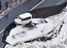 FOTO: pēc zemestrīces Japānā ievainoti desmitiem cilvēku un evakuēti vairāk nekā 28 000 iedzīvotāju
