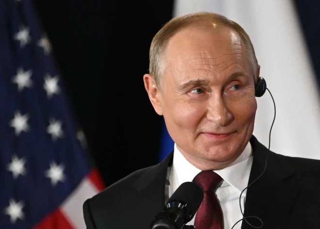 Ukraina: Trampa padomnieki telefoniski gribēja panākt vienošanos par Donbasa nodošanu Putinam