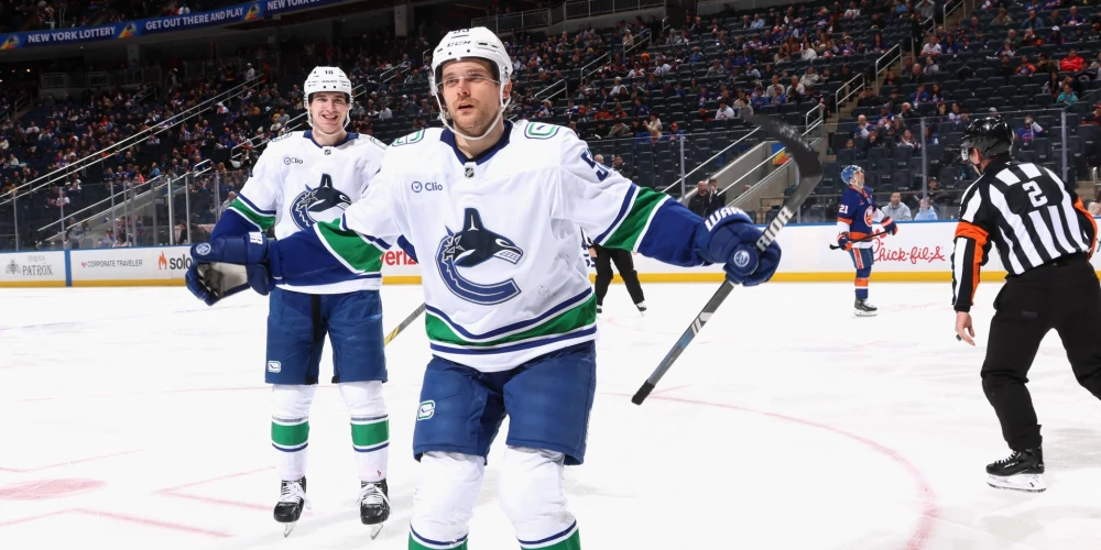 Teodors Bļugers turpina ārstēt savainojumu. 