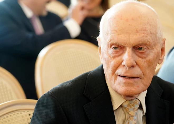 Валдис Биркавс: "Если постоянно смотреть в прошлое, можно свернуть себе шею"