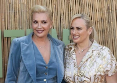 Holivudas zvaigznes Rebelas Vilsones latviešu sieva Ramona Agruma ir mātes cerībās