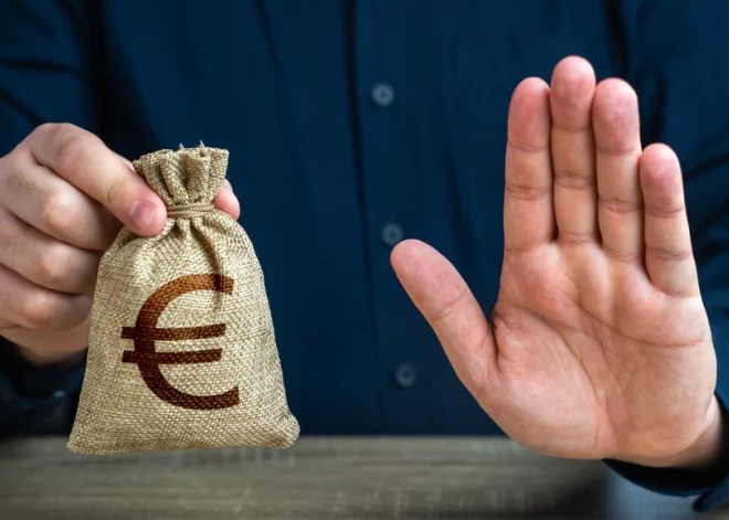 "Нас здесь вообще не хотят": вслед за россиянами денежным санкциям подвергли и живущих в ЕС белорусов