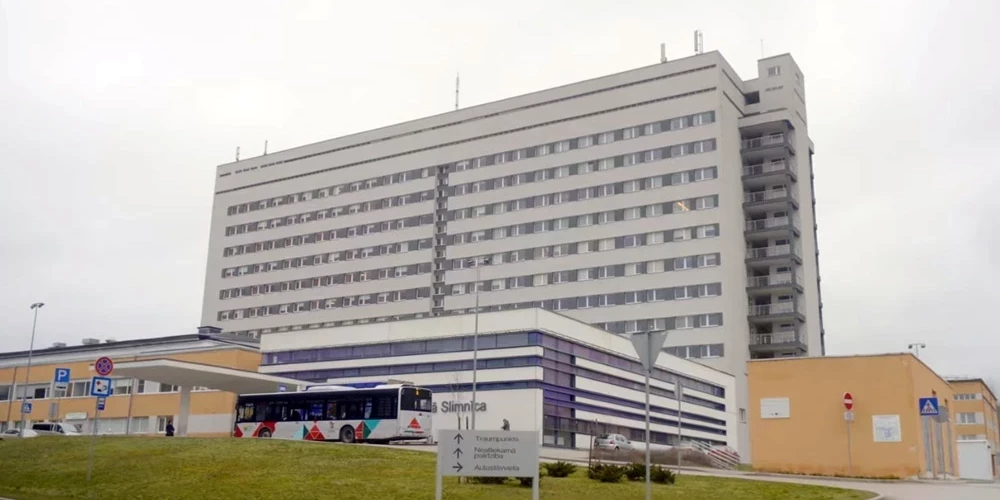 Slimnīcas darbinieki no sirds pateicas mazajiem labdariem par sagādātajām dāvanām.