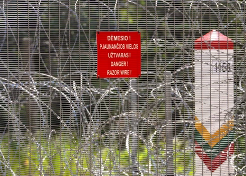 Lietuvai nācies nocietināt savu robežu ar Baltkrieviju, taču pēdējā laikā no turienes pastāvīgi lido meteoroloģiskie baloni