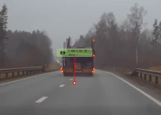 Pa Liepājas šoseju brauc piedzēries kravas automašīnas šoferis. VIDEO