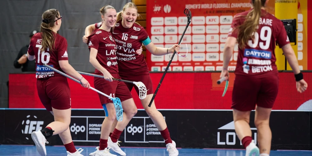 Latvija florbolistes pasaules čempionātā (foto: Matyas Klapa / International Floorball Federation)