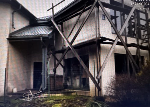 Пострадавший от пожара дома.