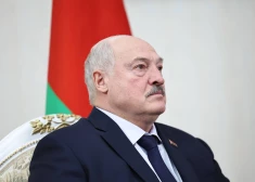 Lukašenko nesaprot, kādēļ Lietuva tā satraucas par ielidojošajiem baloniem: "Viņi, ko, karot grib?"