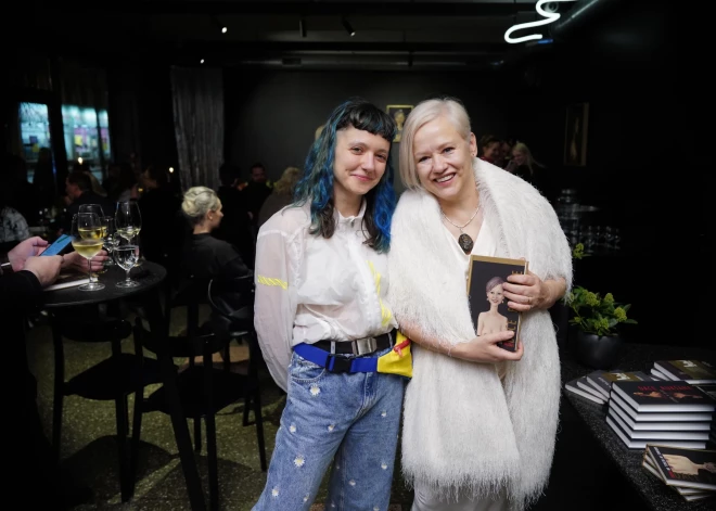 Daces Rukšānes grāmatas "Sarkanais un melnais, un baltais" atvēršana