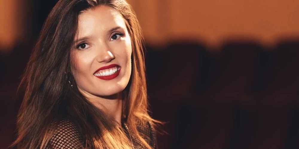 Jūlija Čubarova uz Latviju pārcēlas 2017. gadā mīlestības dēļ.