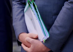 Vairāk nekā 20 pašvaldību vadošajām amatpersonām pārbaude pielaidei darbam ar valsts noslēpumu vēl turpinās