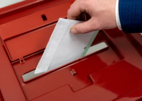 VDD rosina apsūdzēt četras personas par balsu pirkšanu pašvaldību vēlēšanās Jēkabpils novadā. 