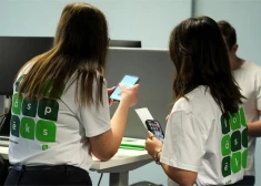 "Mūs spiež maksāt par to, ko negribam!" Cilvēki sašutuši - atteikties no jaunā pakalpojuma teju neiespējami; uzņēmums skaidro, ka tas ieviests klientu ērtībai