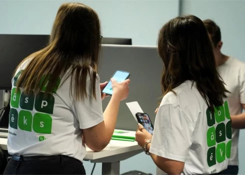 Mobilo sakaru operatora "Bite" klienti saskārušies ar ievērojamām grūtībām, mēģinot atteikties no jaunā "Bites pamatkomplekta".