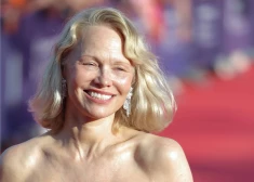 "Иногда я не хочу быть Памелой Андерсон": актриса мечтает вернуть финскую фамилию деда