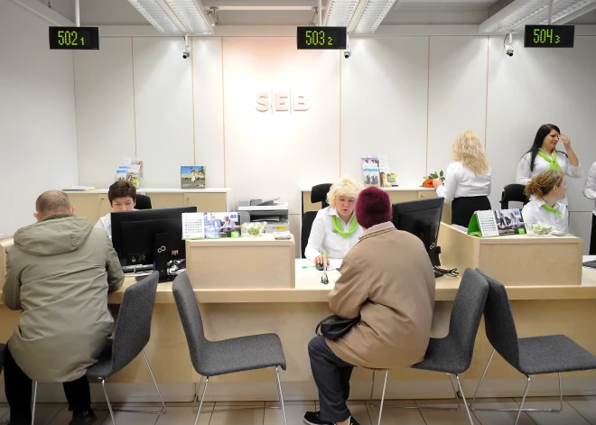 Консультационные пункты вместо филиалов: банки обязали вернуть очные услуги в регионы Латвии