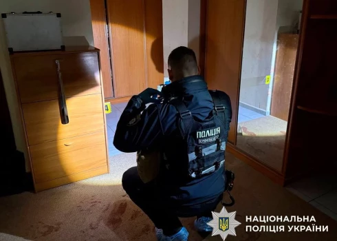 Policija Dmitro Kadeņuka dzīvoklī (ekrānuzņēmums no "Telegram")