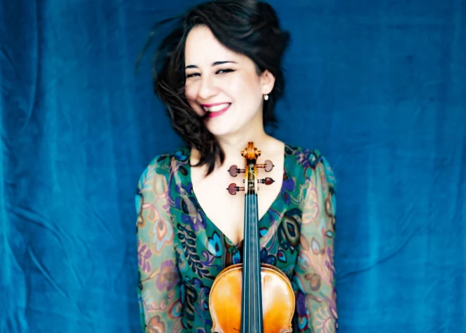 Izcilā Alfija Bakijeva un “Sinfonietta Rīga” koncertā Baroka Ziemassvētki”