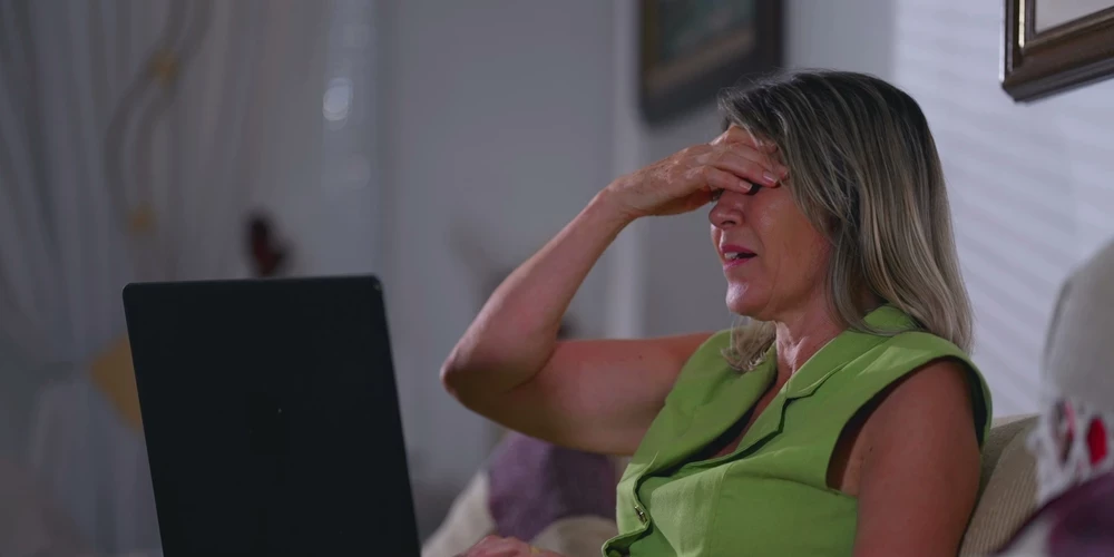 Dzeltenīga āda var būt ļoti nopietns signāls, ka tavas aknas izmisīgi lūdz palīdzību. 