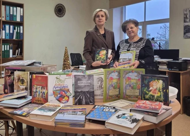 Latgales Centrālā bibliotēka saņēmusi vērtīgu dāvinājumu - grāmatas ukraiņu valodā