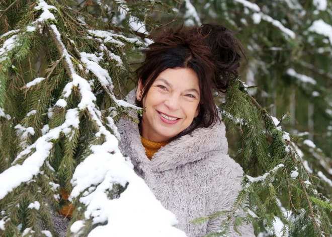 Vai tiešām svētki ir jāiztur? Aina Poiša par emocionālo maratonu decembrī