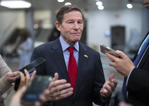 ASV senators Ričards Blūmentāls aicinājis atteikties no pašlaik apspriestā ASV "miera plāna".