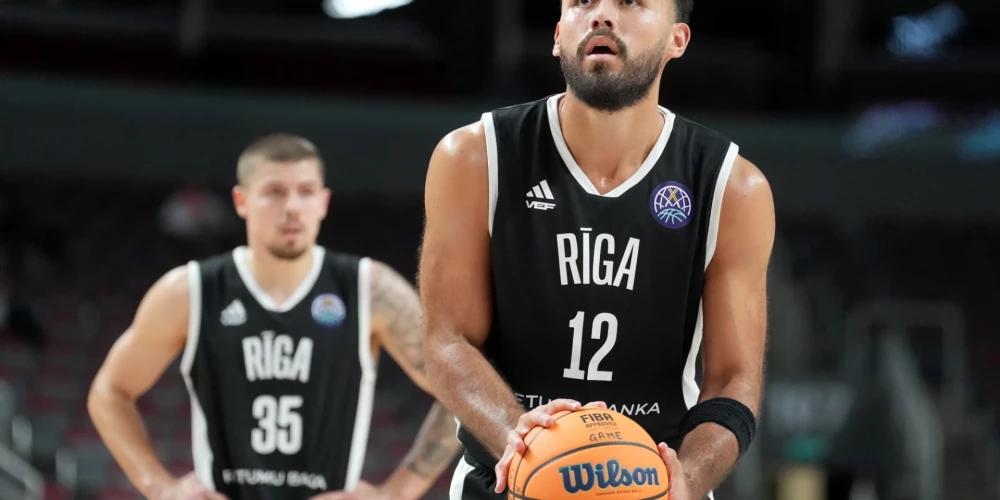 F grupas spēlē "VEF Rīga" mājās ar 76:72 (19:20, 20:8, 18:21, 19:13) pārspēja Ungārijas komandu "Szolnoki".