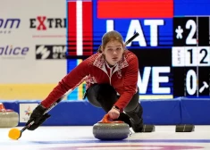 Latvijas kērlingistes pasaules junioru čempionāta B divīzijas turnīrā piedzīvojušas pirmo zaudējumu