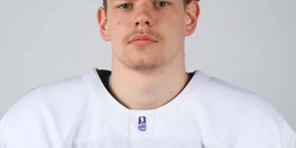 Talantīgais Latvijas hokeja aizsargs Alberts Šmits.