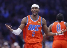 "Thunder" grauj ar 49 punktu pārsvaru, "Spurs" tiek galā ar ambiciozo "Lakers", abām sasniedzot NBA kausa pusfinālu