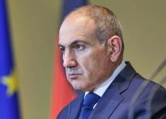 Armēnijas premjerministrs ceļā uz Eirāzijas samitu iestrēgst gaisa telpā — dronu uzbrukumu dēļ slēgtas Maskavas lidostas