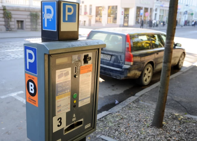 Единая тарифная зона и новые штрафы - в Даугавпилсе меняются правила платных автостоянок