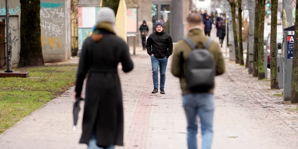 Darba likumā paredz iespēju samazināt virsstundu piemaksu līdz 50% un ieviest elastīgāku darba laiku.