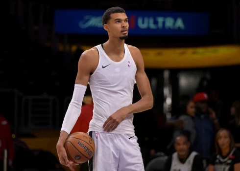 Viktors Vembanjama jau izlaidis 12 spēles pēc kārtas.