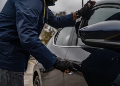 Ущерб на сотни евро: латвийских автоводителей предупредили об опасности, которая угрожает им зимой