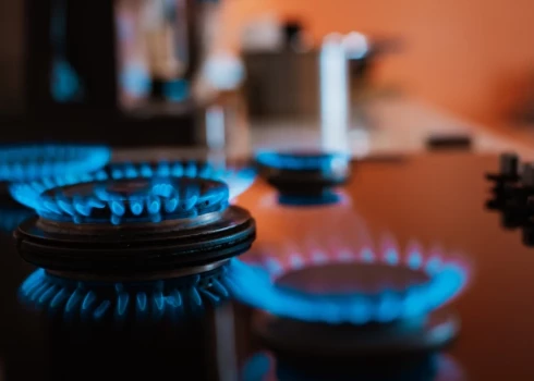 Dabasgāzes nākamā mēneša kontrakta cena novembrī sasniedza zemāko līmeni 18 mēnešu laikā.