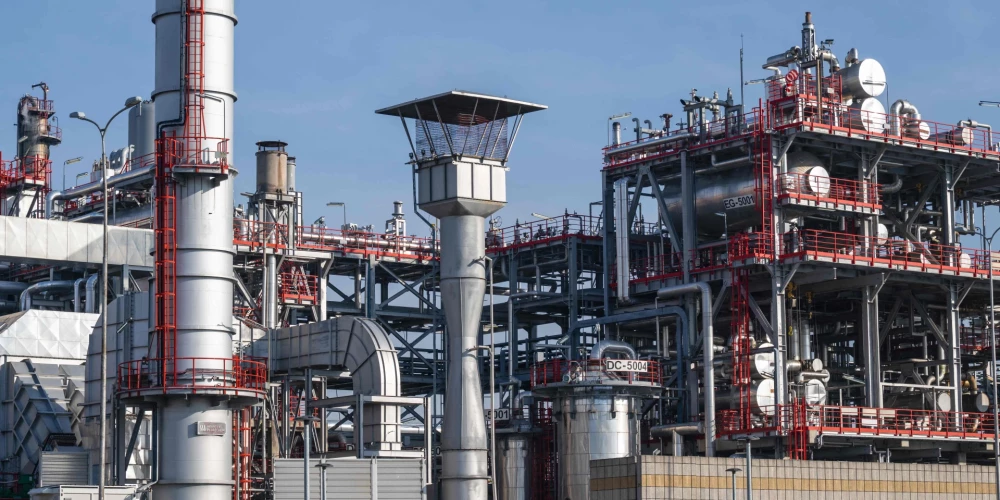 Krievijas ieņēmumi no naftas eksporta nokritušies līdz zemākajam līmenim kopš iebrukuma Ukrainā. 