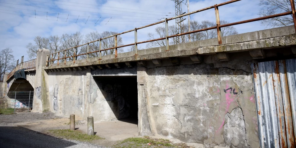 Один из мостов в Риге.