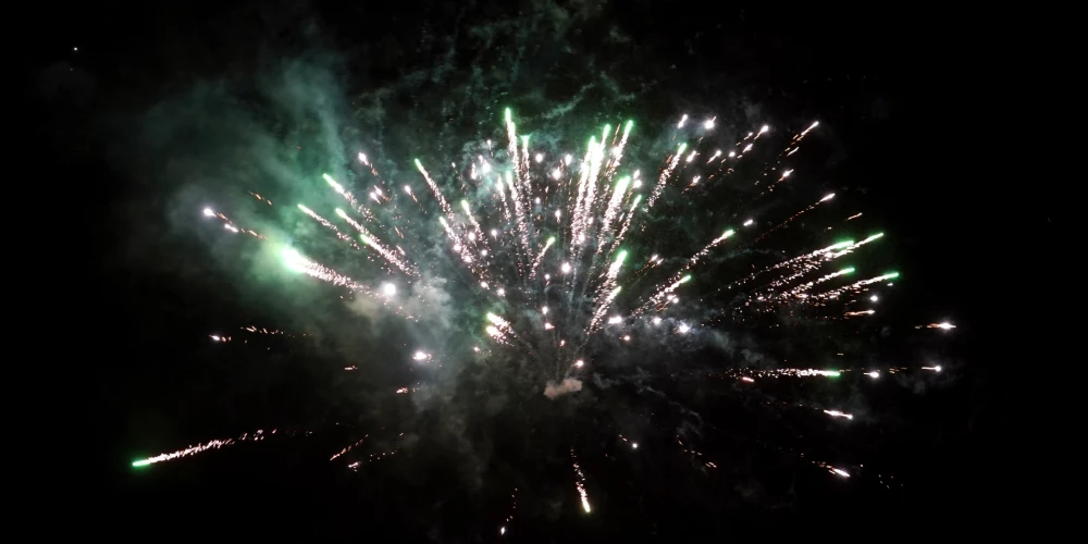 Вентспилс не спешит встречать Новый год ровно в полночь.