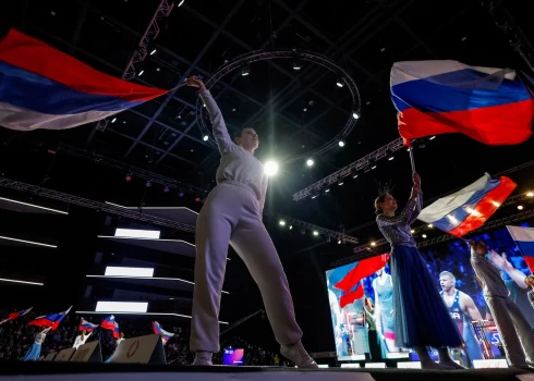 Kamēr Krievija ar Baltkrievijas atbalstu turpina slepkavot Ukrainā, agresorvalstu karogus pasaules sporta forumos nāksies redzēt aizvien biežāk (foto: Scanpix / Reuters)