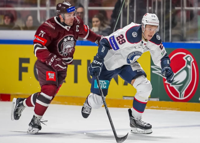 Latvijas hokejisti pēdējā trešdaļā "salauž" norvēģus, vareni sākot pēdējo turnīru pirms olimpiskajām spēlēm