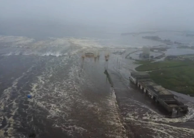 Japānu atkal satricinājusi stipra zemestrīce; izplatīts jauns cunami brīdinājums