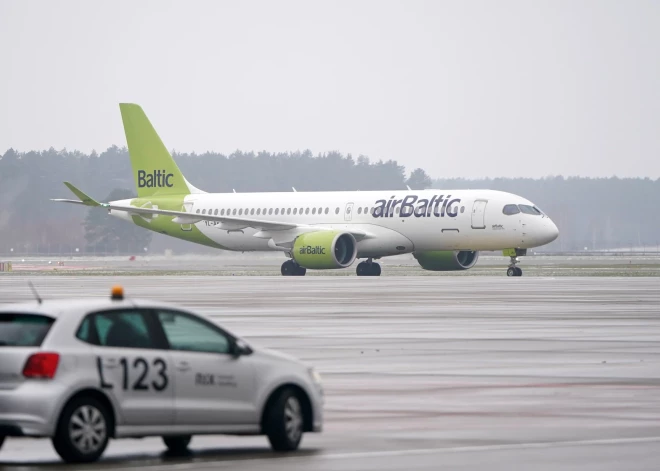 Министр обещает: airBaltic больше не будет летать "хоть в тундру, хоть в тайгу" и не потратит ни одного лишнего евро
