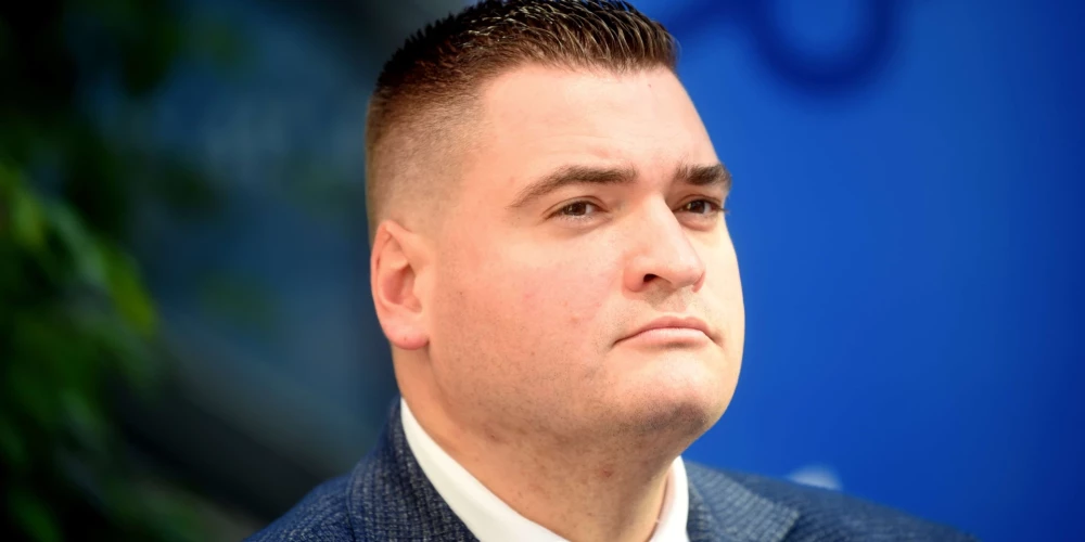 Эдвард Ратниекс является заместителем председателя Рижской думы по вопросам безопасности, собственности, жилья и окружающей среды.