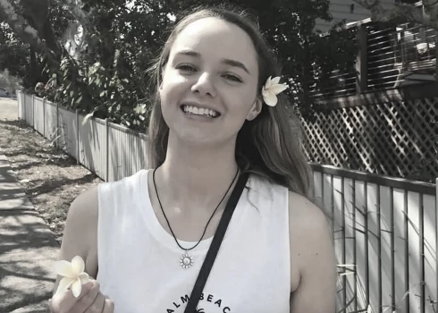 Šī gada 29. septembrī negaidīti nomirsui populāra Austrālijas ēdienu blogere Steisija Verneka.