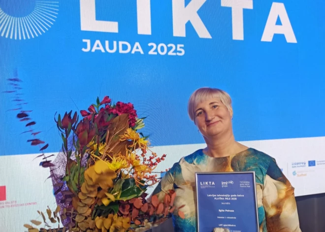 Prestižo balvu "Platīna pele" saņem skolotāja Egita Petrusa