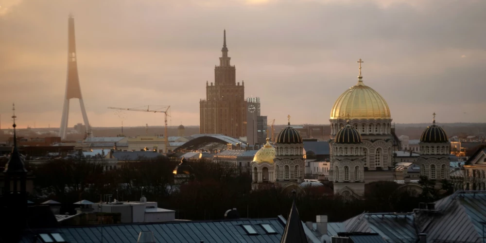 Šajā SKDS Aptaujā piedalījušies vairāk nekā 1800 respondenti. Tā veikta laikā no 21. novembra līdz 3. decembrim.
