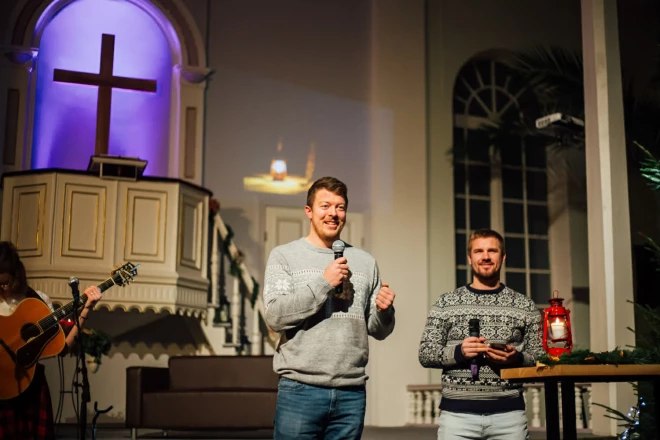 Ziemassvētku koncertā Liepājā. 2022. gads. Pasākums jauniešiem.